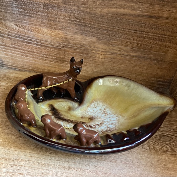 Vintage Ashtray-“new” Dead Stock ☠️ Boxer Dog Mama wi a bunch of lil puppies 🐶 - Picture 1 of 6